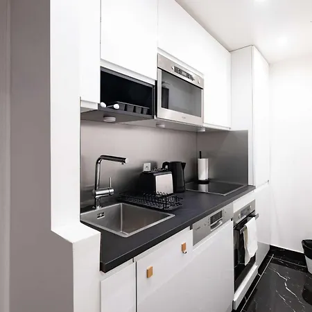 Typical Flat 4 Guests Neighborhood