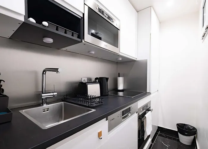 Typical Flat 4 Guests Neighborhood